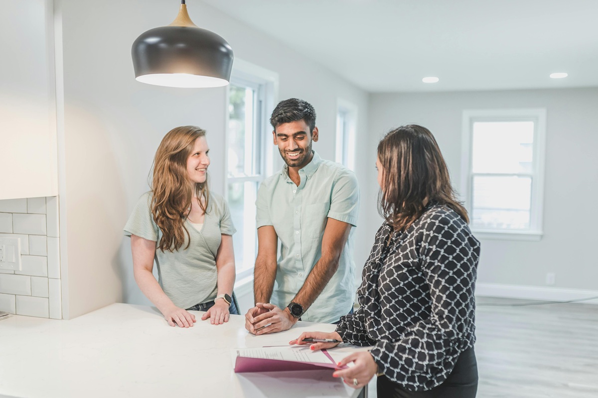 Smart Negotiation Tactics for Commercial Property in Delhi: Insider Tips from Industry Experts